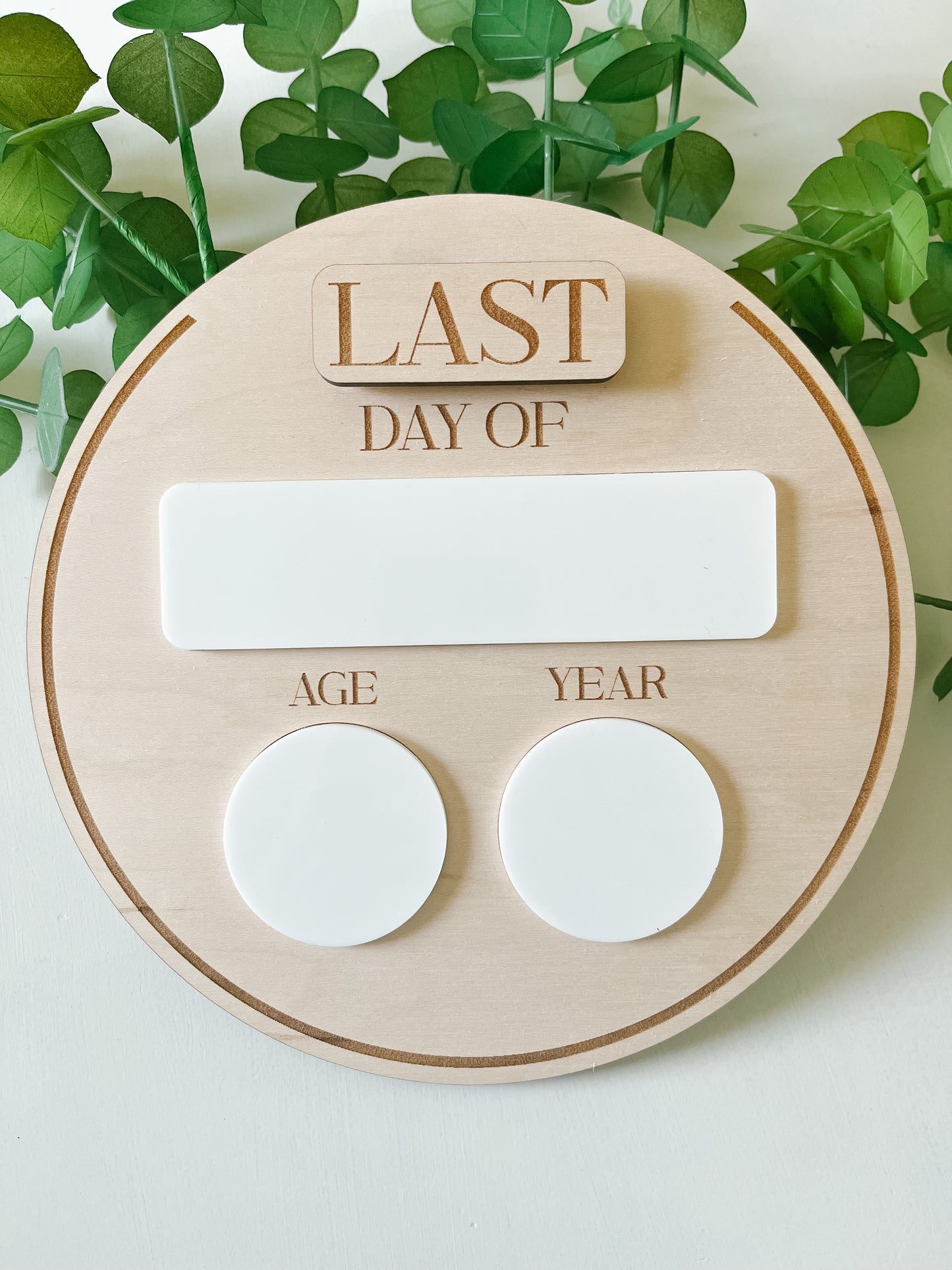 Round Interchangeable Back to School Sign
