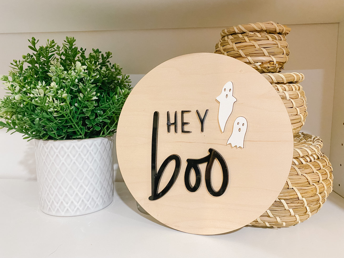 8” Round Hey Boo Sign